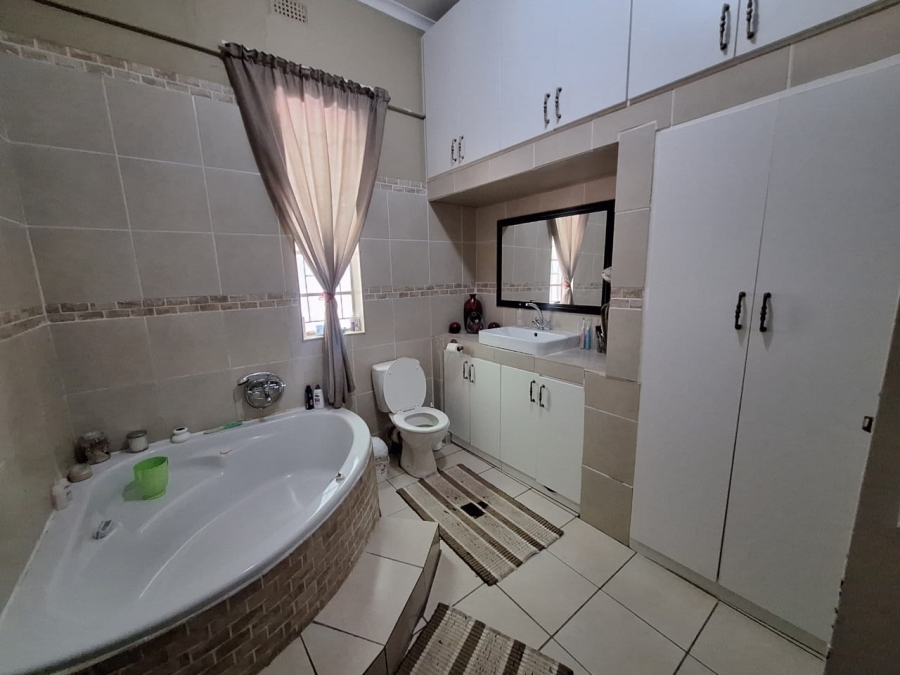 3 Bedroom Property for Sale in Delportshoop Northern Cape